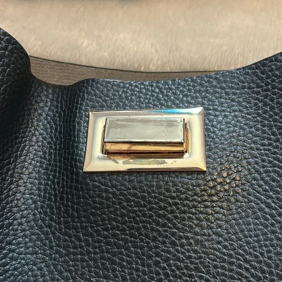 Lulu’s Chic Street Black Tote Bag - Picture 7 of 11